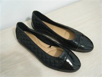 Pair new womens memory foam Casual shoes ~ 9