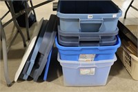 5 TOTES WITH LIDS