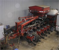 CASE IH 1255 16R-30' PLANTER (loaded with options)