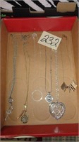 Jewelry – Necklace Lot