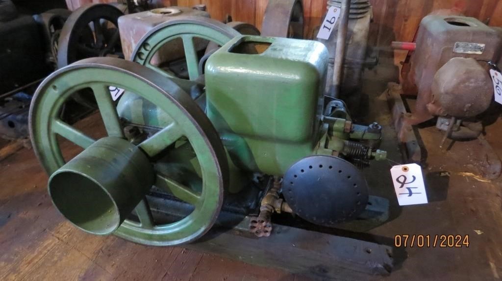 John Deere Type E - Engine