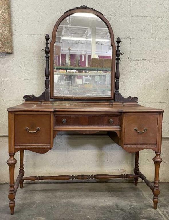 June Estate Medley Auction - 381