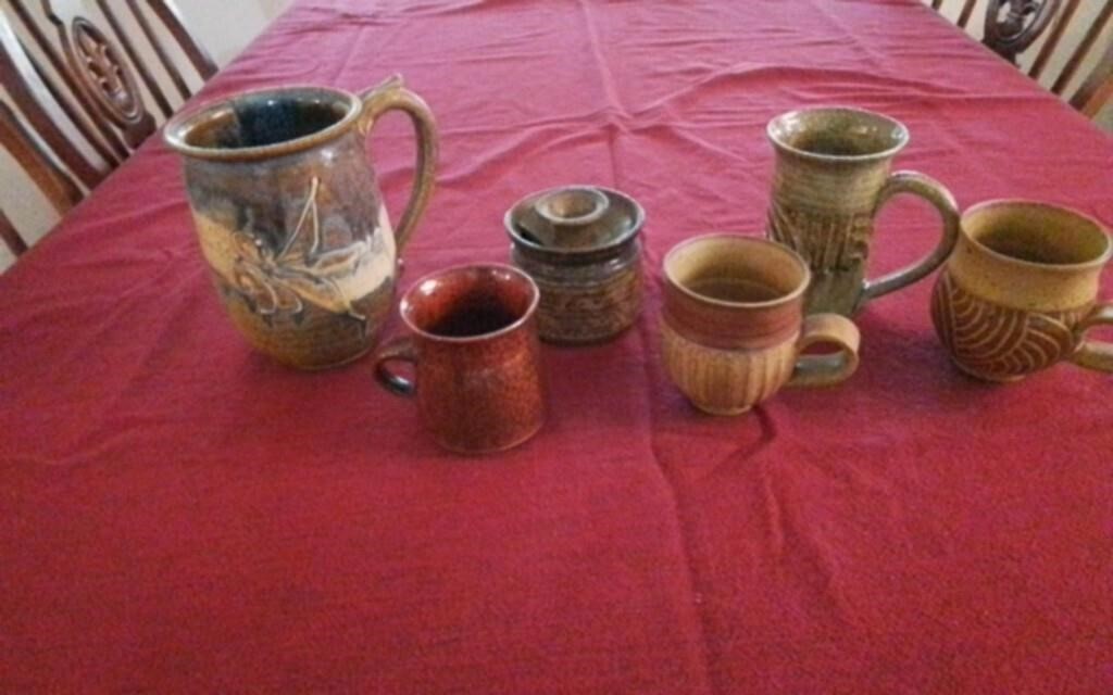 Pottery collection excellent condition