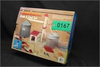 Farm & Country Grain & Feed Set NIB