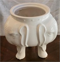 E - CERAMIC ELEPHANTS FOOTED PLANTER 11.5"T (G133)