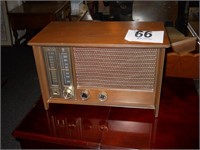 Antique Zenith Radio (Works)