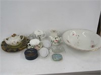 Porcelain and Glassware tray lot