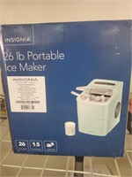 Insignia 26lb portable ice maker $100 RETAIL