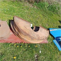 2 Allis Chalmers fenders WC antique vintage