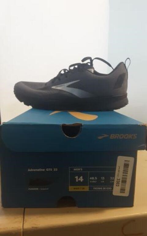 BROOKS MEN AND WOMEN RUNNING SHOES