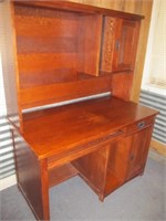Compact Office Desk With Upright Organizer Hutch