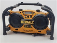Dewalt Job Worksite Radio & Battery Charger DC011