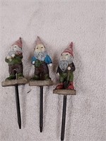 Decorative yard gnomes