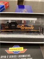 Genesis GP40-2 Locomotive