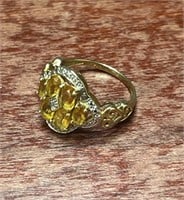 14k Yellow Gold Ring Size 9 Yellow Stones