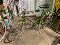 Vintage men’s Schwinn bicycle