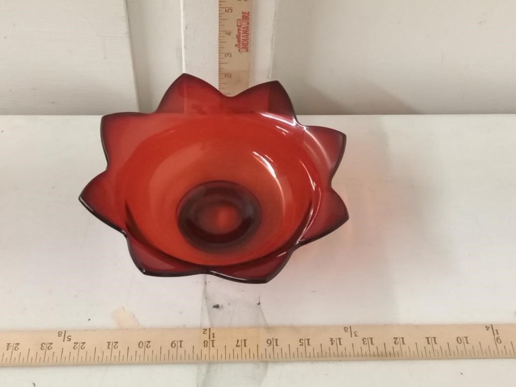 vtg Viking ruby glass 8 pointed Lotus Leaf bowl