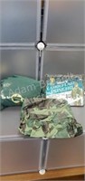 3 men's camouflage ponchos & rain gear