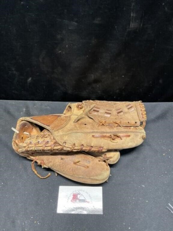 Spalding Bob Gibson Glove