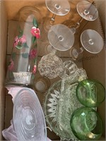 Box miscellaneous glass, stemware cylinder vase,