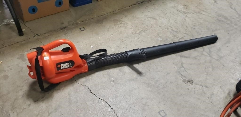 (1) Black And Decker Electric Blower (Works)