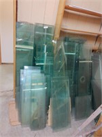 Multiple Glass Pieces in Different Sizes