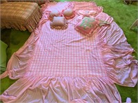 Girls Pink Full Size Bed Spread & Pillow Shams