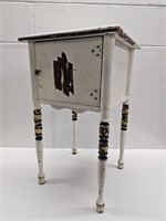 WHITE END TABLE