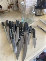 Knife set and sharpening tool