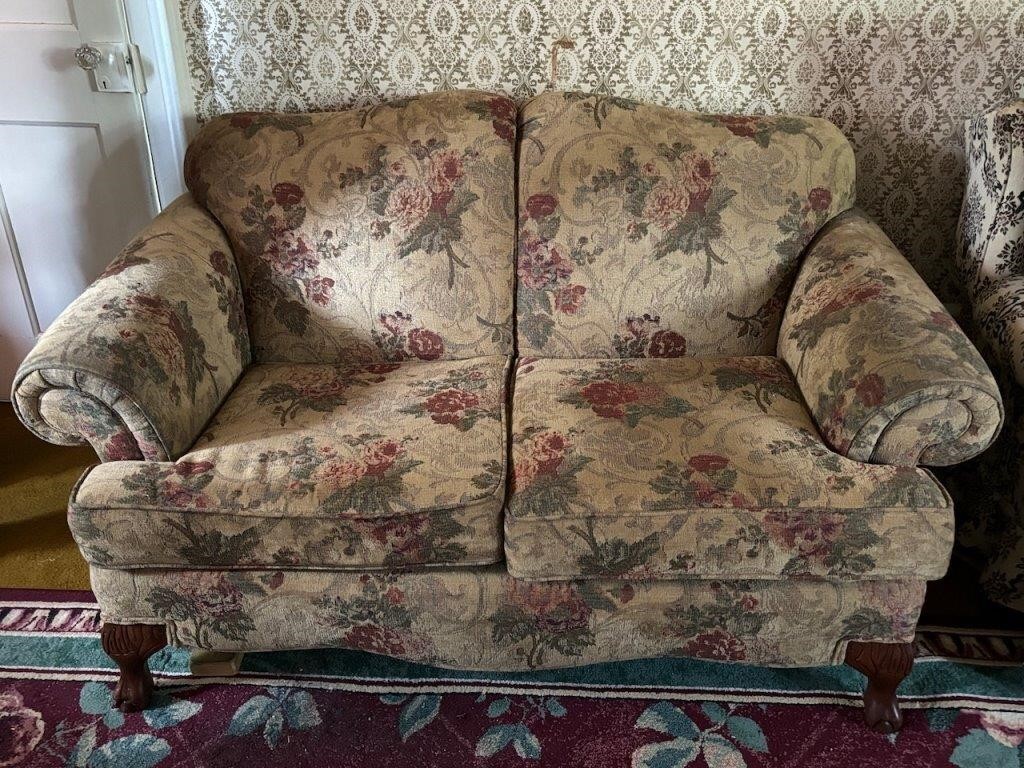 Floral Rose Pattern Upholstered Loveseat