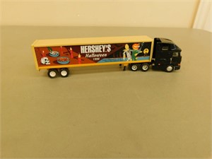 Hersheys Diecast 1:64 scale Tractor / trailer