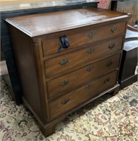 Vintage Kittinger 4 Drawer Dresser 38 w x 20 d x