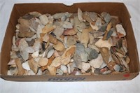 LOT OF 100s OF POTTERY SHARDS MOST WITH DESIGNS,