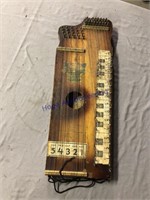 OLD AUTO HARP, MISSING SOME WIRES