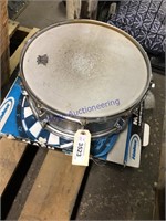 SNARE DRUM, DART BOARD IN BOX