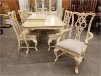 THOMASVILLE QUEEN ANNE STYLE TABLE W/ 2 LEAVES AND