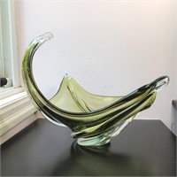 MID CENTURY ART GLASS BOWL