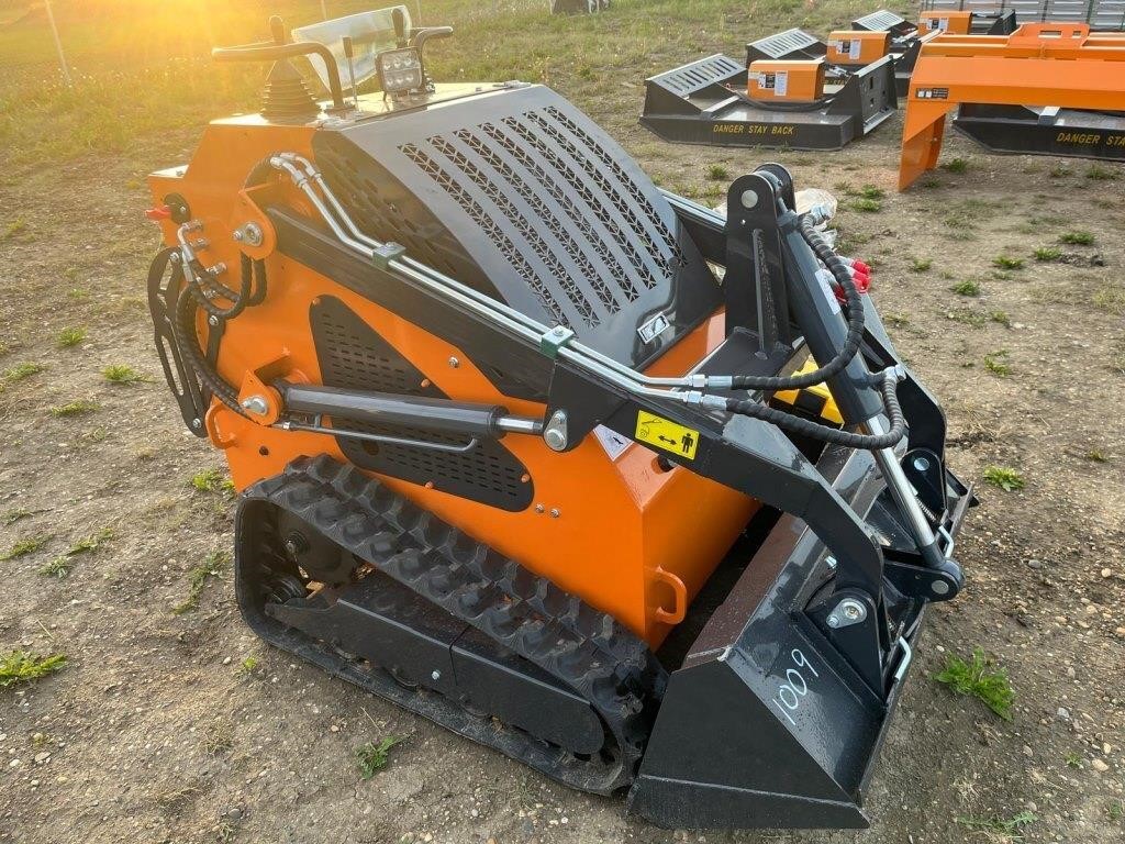 UNUSED MINI SKID STEER LOADER