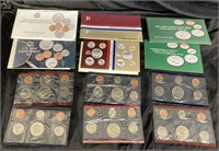 UNCIRCULATED COIN SETS / 3 PCS