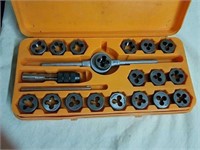 Tap and die set