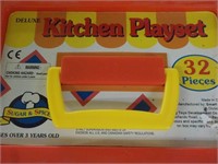 Kitchen playset items