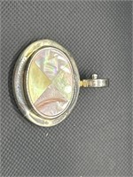 Joseph Esposito 925 Silver and Shell Pendant 
TW