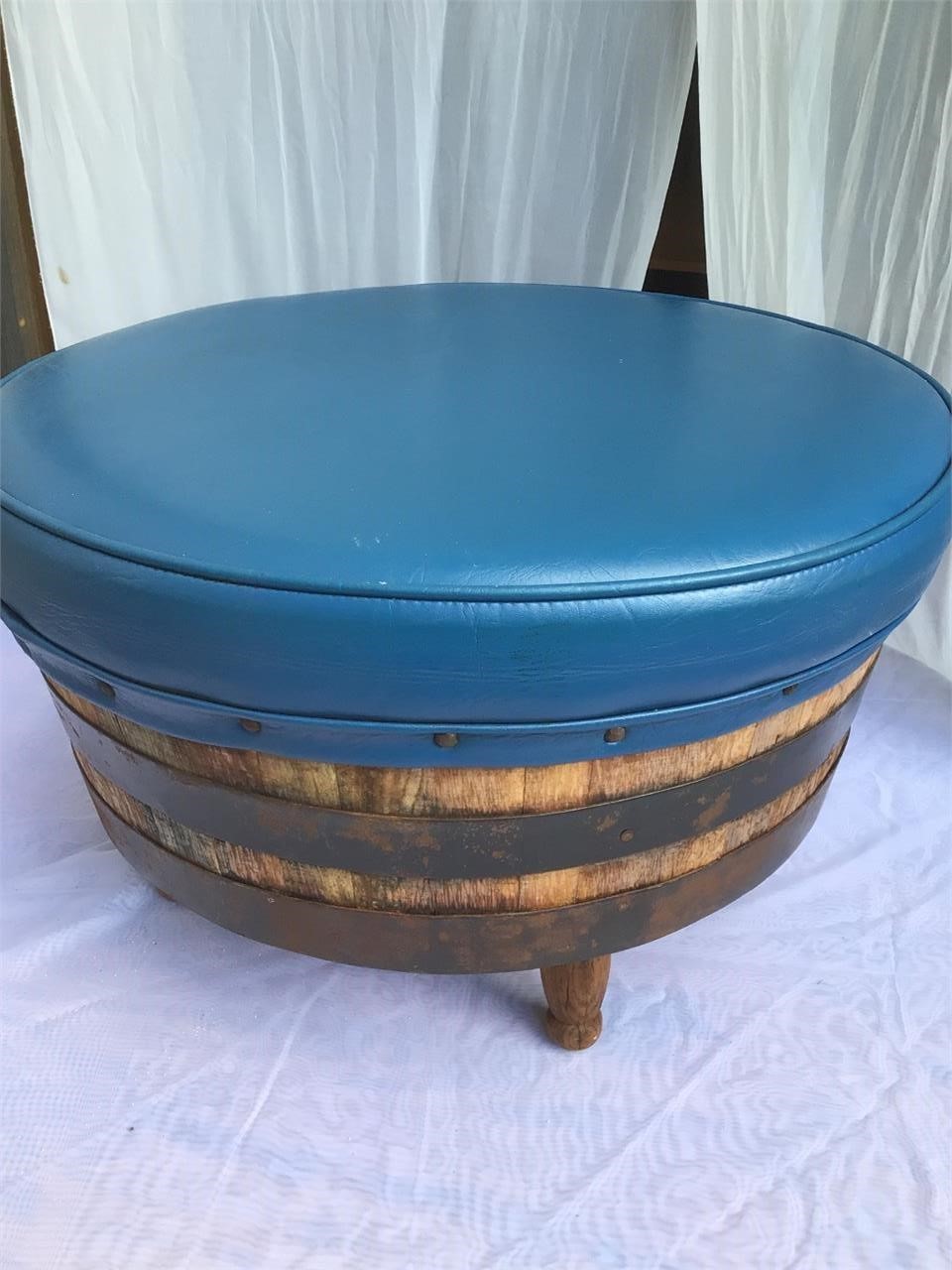 Vintage Furniture Finds, Mid-Century and Retro Treasures