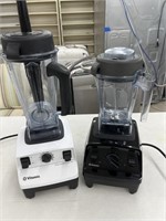 2 Vitamix Blenders (works)