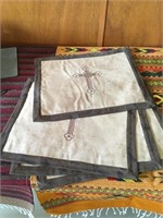 Set of 4 cross placemats