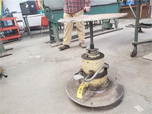 Rolling Hydraulic Lift Table