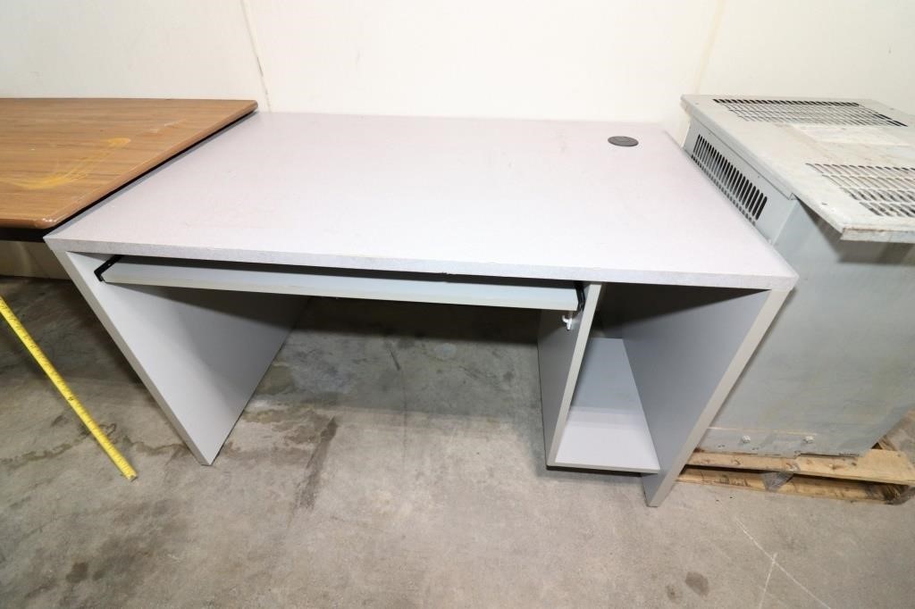 Desk - 48 X 30 X 29 H