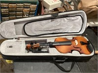 Unused Mendini Violin In Travel Case