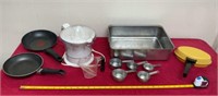 Juicer, Measuring Cups, & Miscellaneous