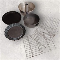 4 Cake Pans and 3 Cooling Racks